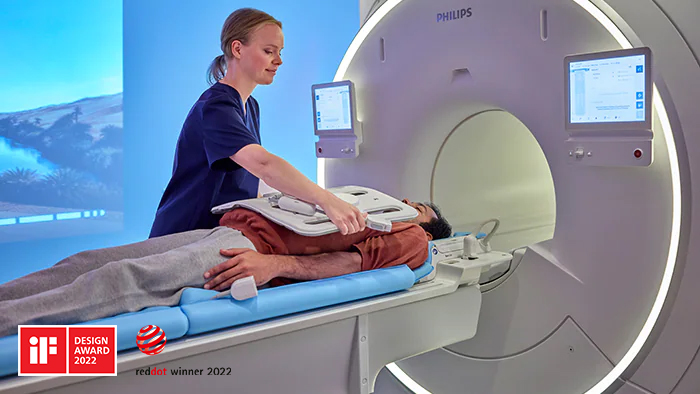 Tecn&oacute;logo ahorra tiempo preparando al paciente para un examen por im&aacute;genes de RM con un flujo de trabajo sencillo