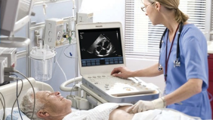 Tel&eacute;fono junto al producto Lumify